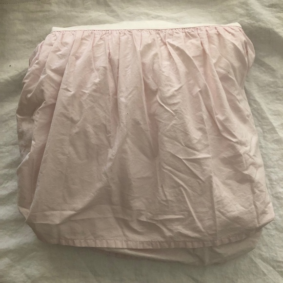 Simply Shabby Chic Target queen bedskirt solid pale pink split corners 15" drop - Picture 1 of 4